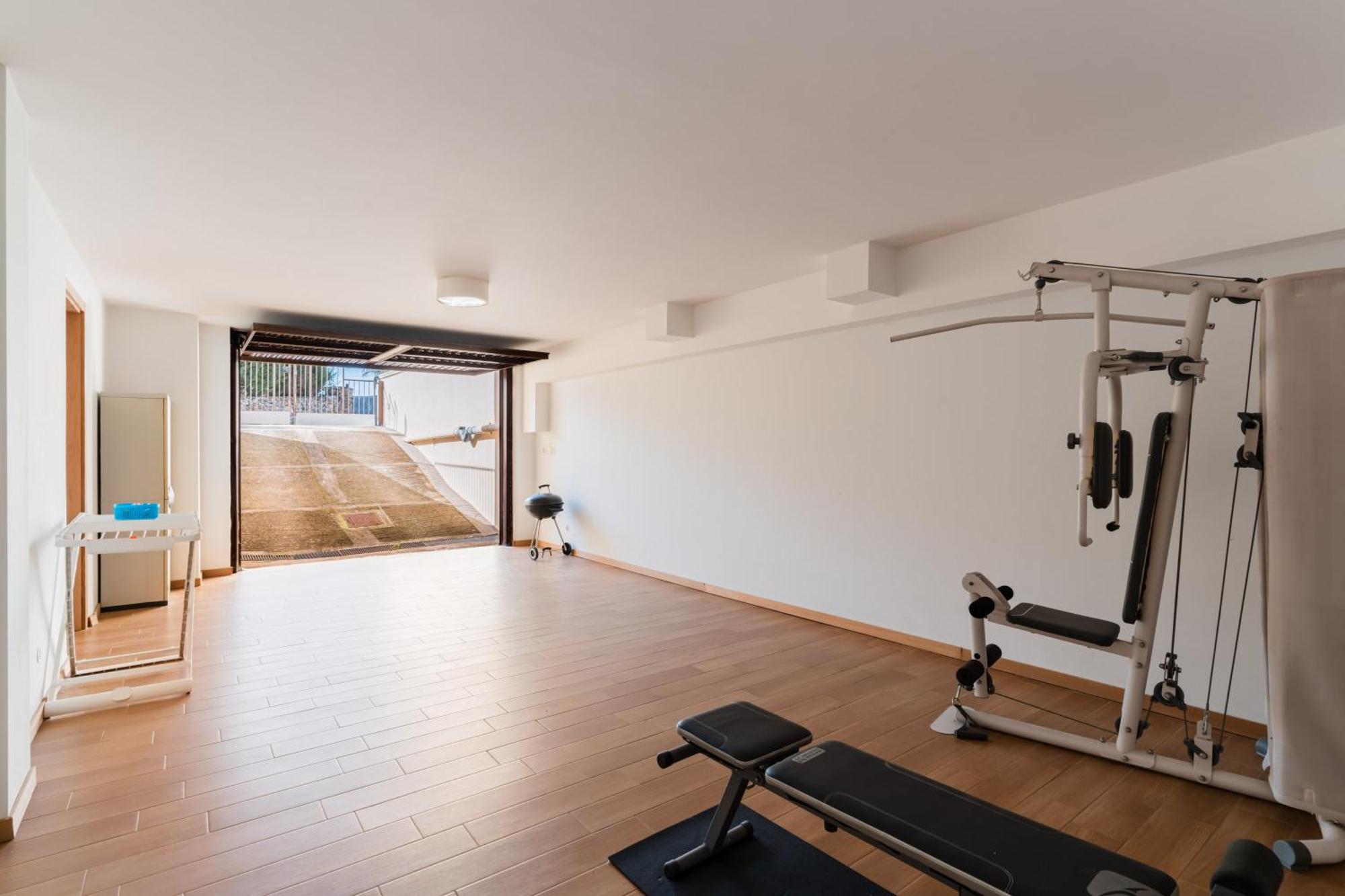 Intera Villa Ad Uso Esclusivo Con 2 Bagni 4 Camere Da Letto,Garage,Giardino,Area Fitness,Lavatrice,Wifi Tuglie Exterior foto