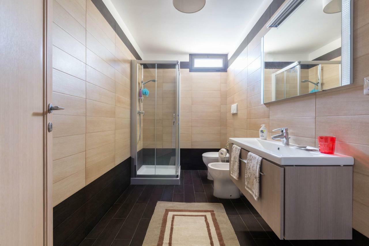 Intera Villa Ad Uso Esclusivo Con 2 Bagni 4 Camere Da Letto,Garage,Giardino,Area Fitness,Lavatrice,Wifi Tuglie Exterior foto